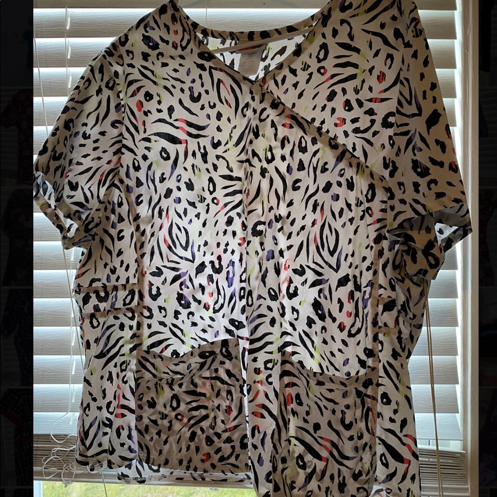 Women’s scrub top
